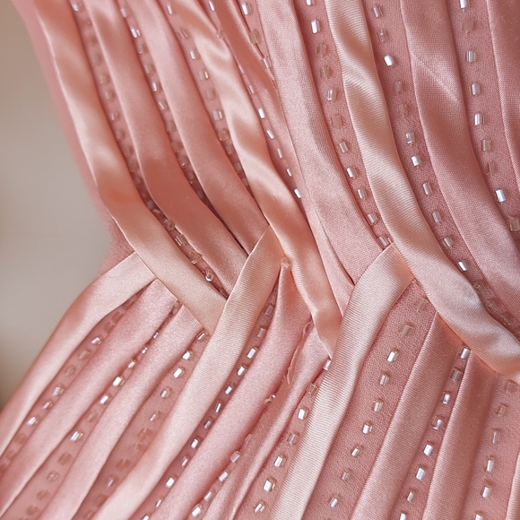 Gown - Picture 4 of 11